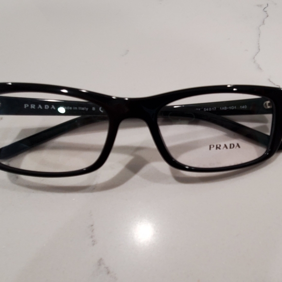 Prada Frame - Picture 2 of 4